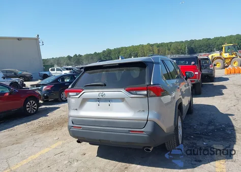 2020 Toyota Rav4 Xle z USA, uszkodzony, nr VIN 2T3W1RFV3LC041349